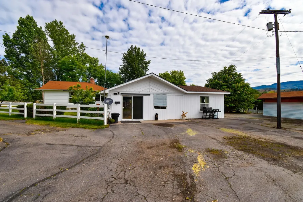29 River Road W Plains MT 59859