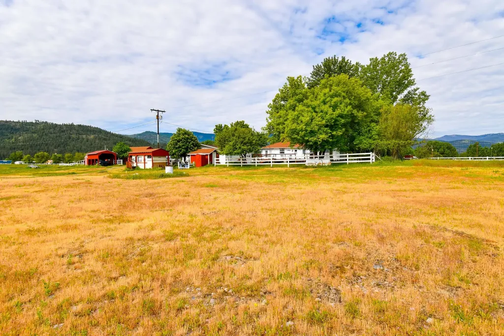 29 River Road W Plains MT 59859