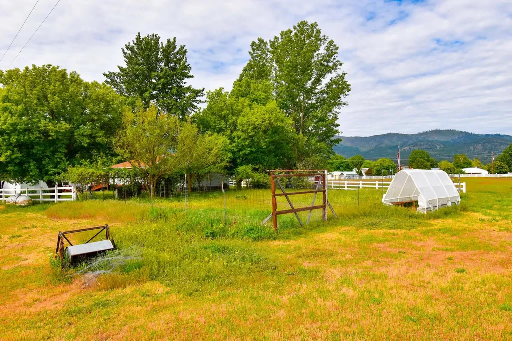 29 River Road W Plains MT 59859