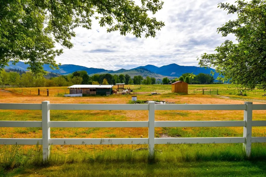 29 River Road W Plains MT 59859