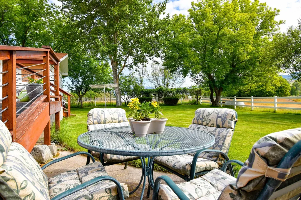29 River Road W Plains MT 59859