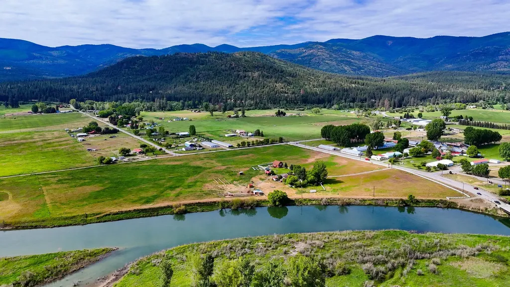 29 River Road W Plains MT 59859