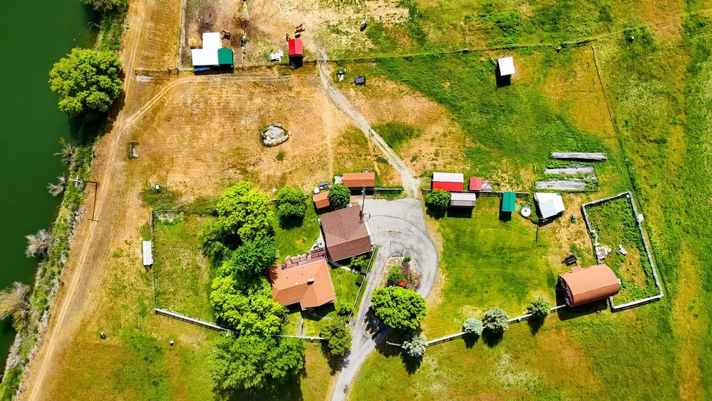 29 River Road W Plains MT 59859