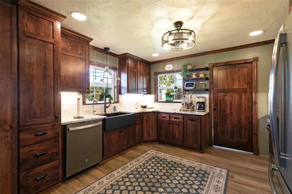 456 Cooper Lane Hamilton MT 59840