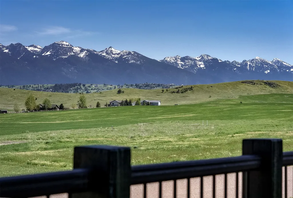 40500 Stonehorse Drive Polson MT 59860