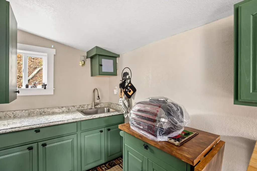 405 N Forest Street Neihart MT 59465