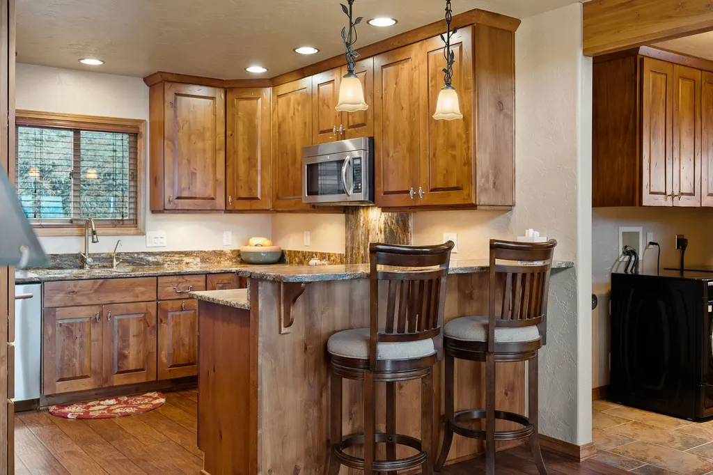 28118 Spring Lane Big Arm MT 59910
