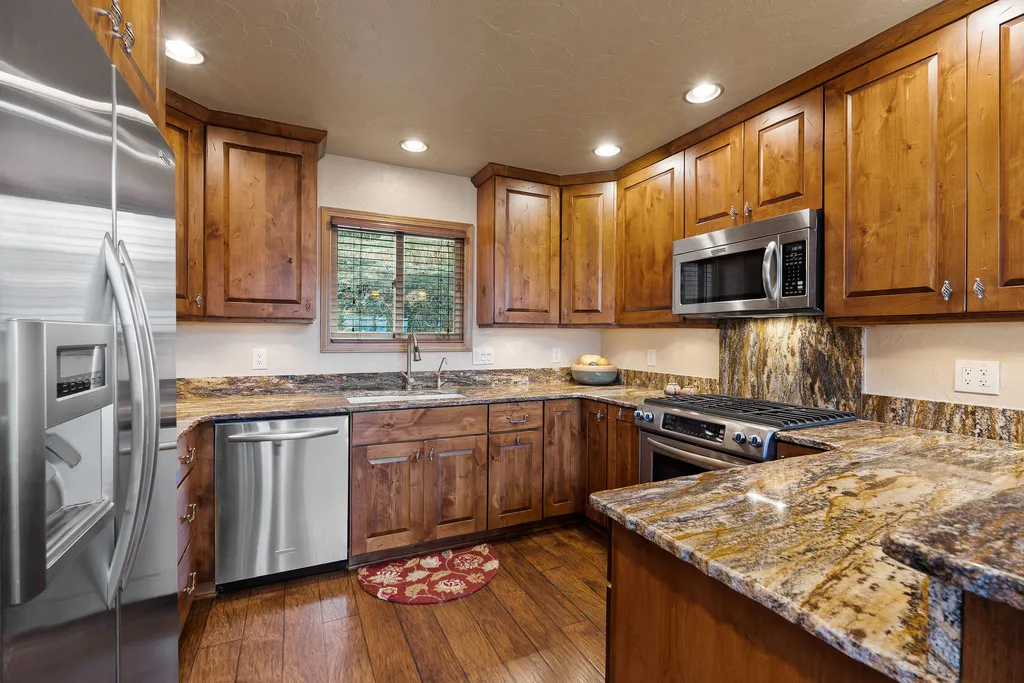 28118 Spring Lane Big Arm MT 59910
