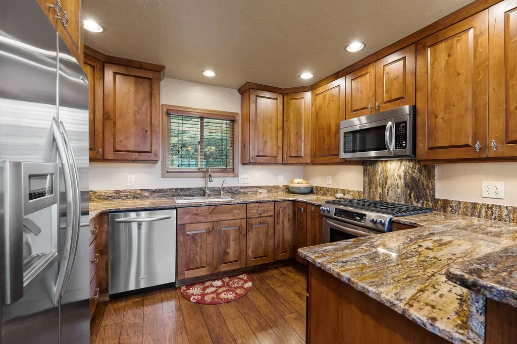 28118 Spring Lane Big Arm MT 59910