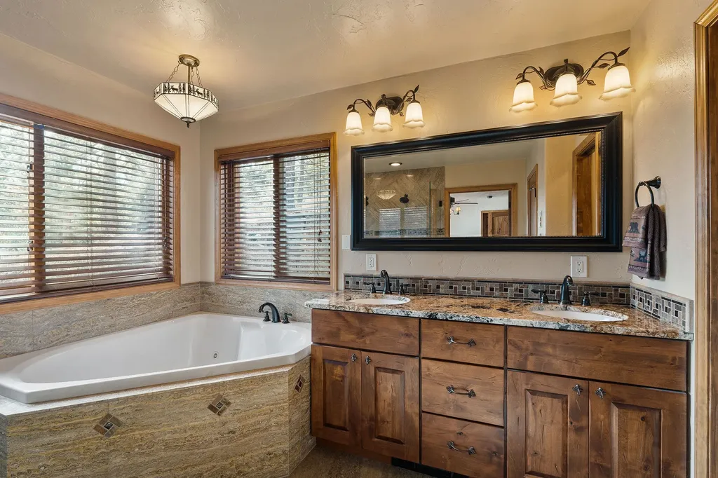 28118 Spring Lane Big Arm MT 59910