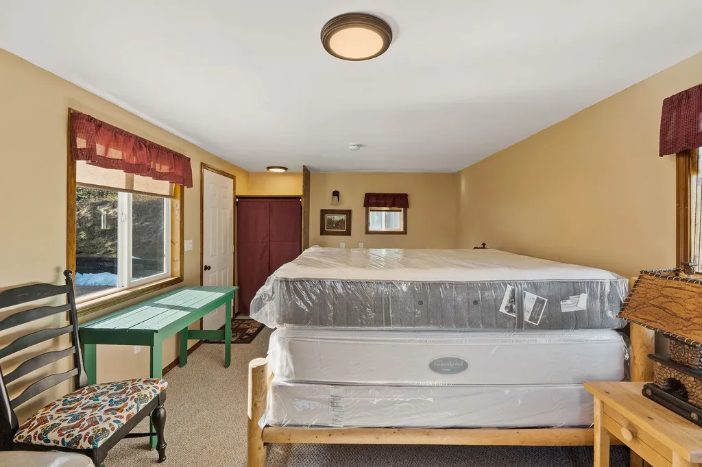 28118 Spring Lane Big Arm MT 59910