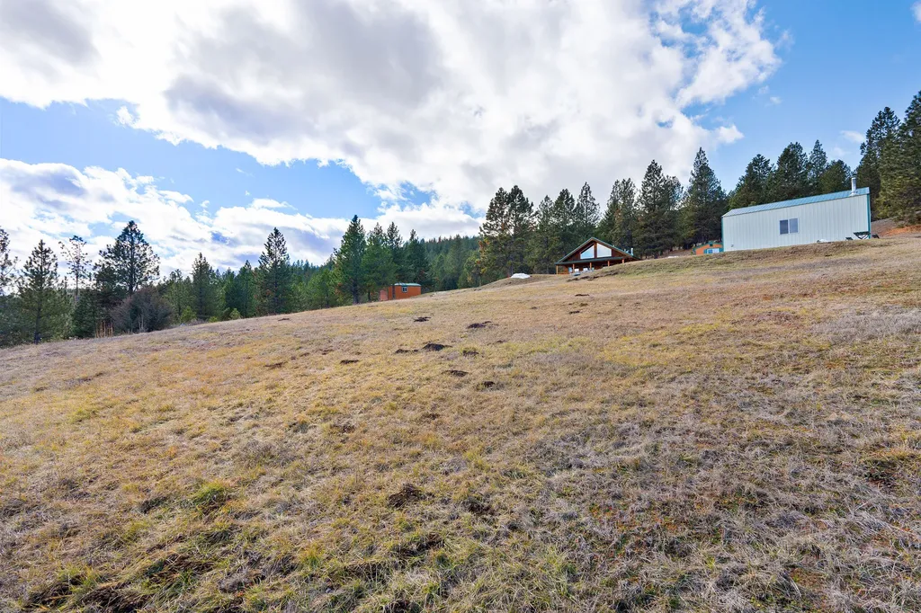 28118 Spring Lane Big Arm MT 59910