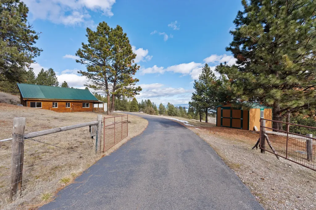 28118 Spring Lane Big Arm MT 59910