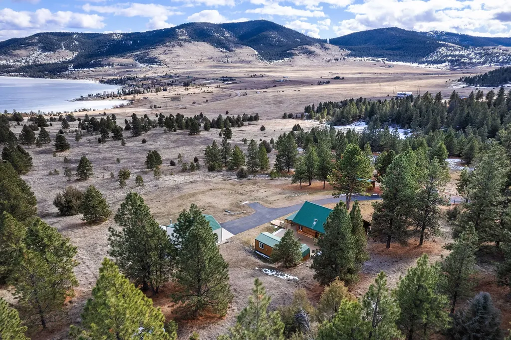 28118 Spring Lane Big Arm MT 59910