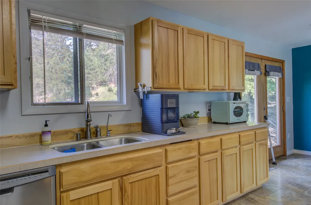 1 Rock Ridge Drive Clancy MT 59634