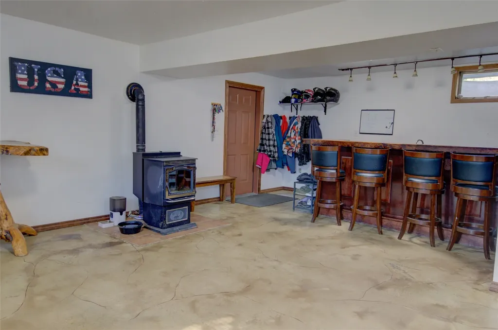 1 Rock Ridge Drive Clancy MT 59634