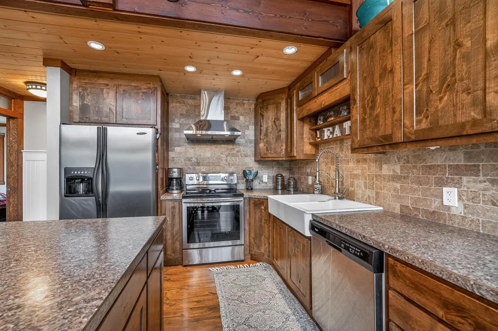 277 Ridge Loop Road Rexford MT 59930