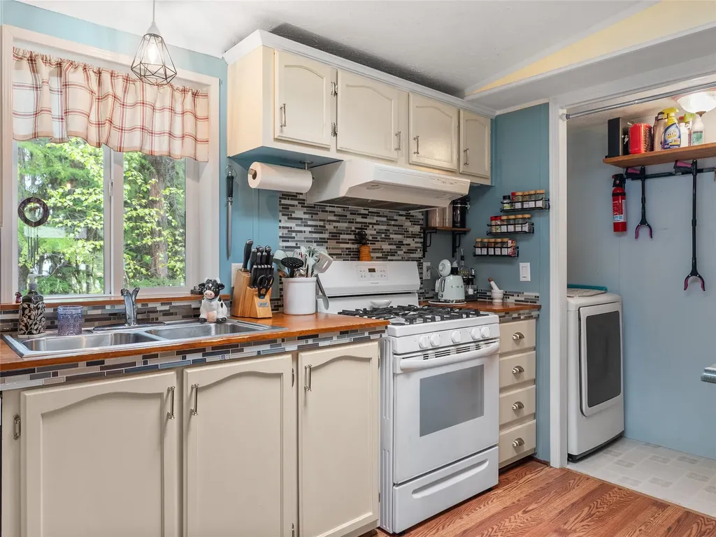 26 Jolly Hill Lane Marion MT 59925