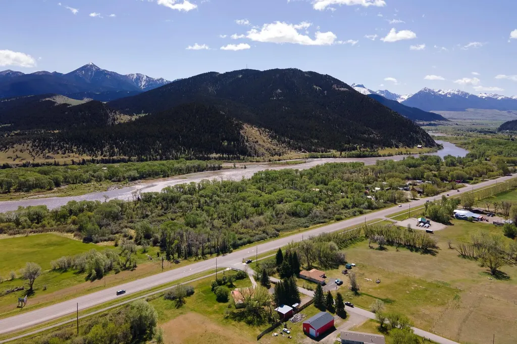 2 Shamrock Lane Livingston MT 59047