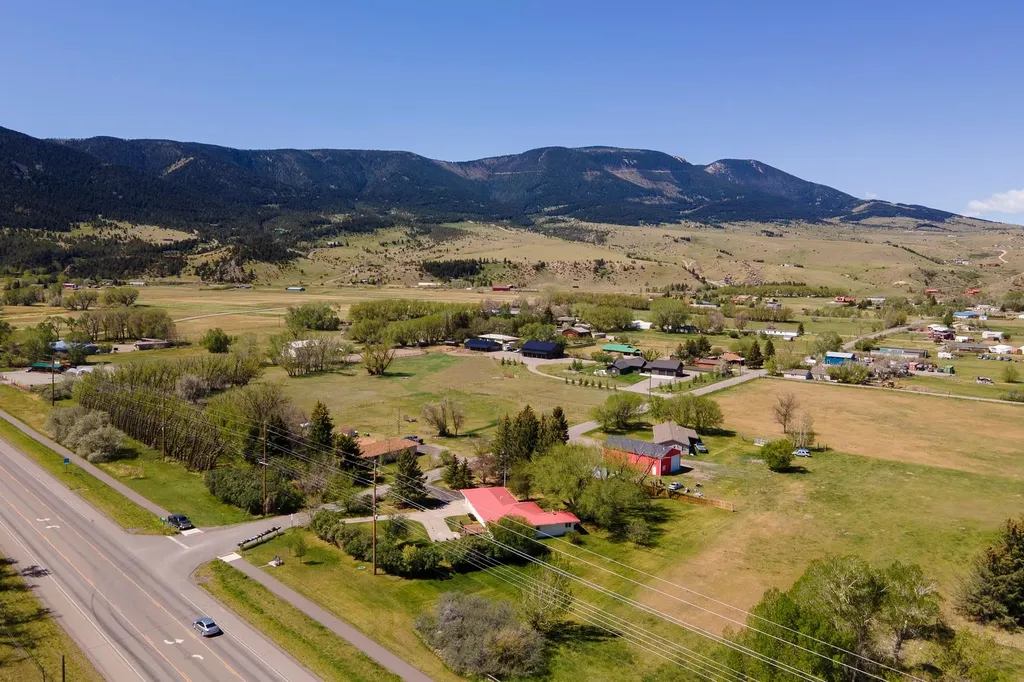 2 Shamrock Lane Livingston MT 59047