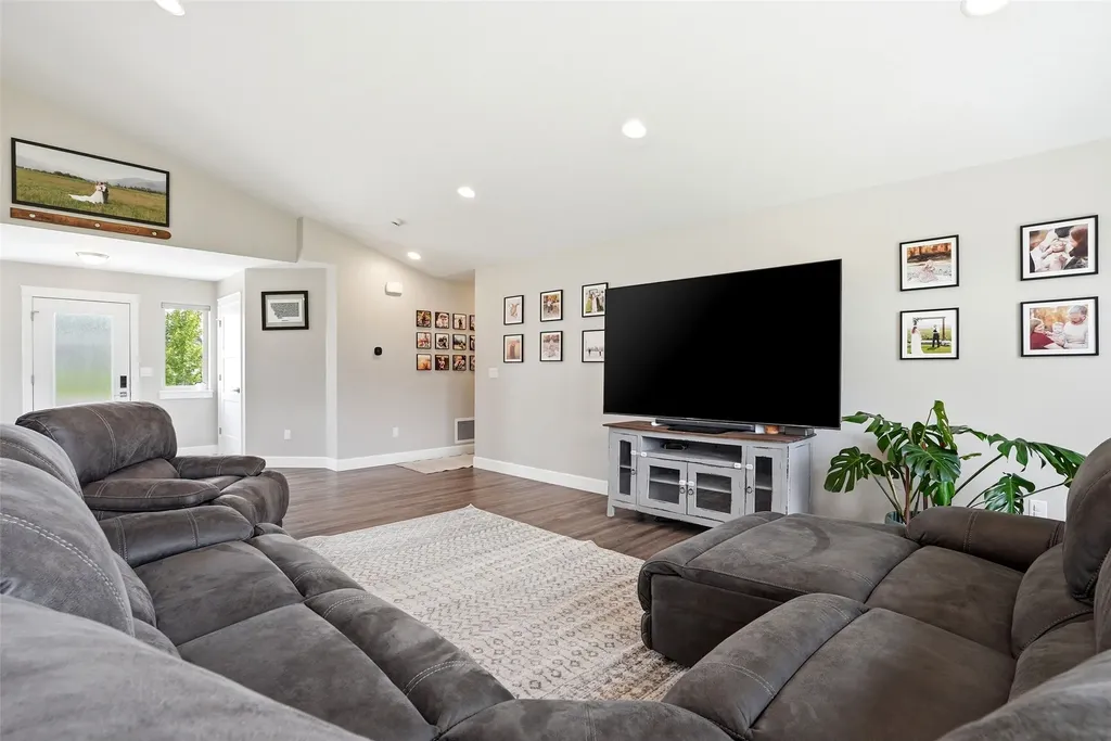 15382 Tollefson Way Frenchtown MT 59834