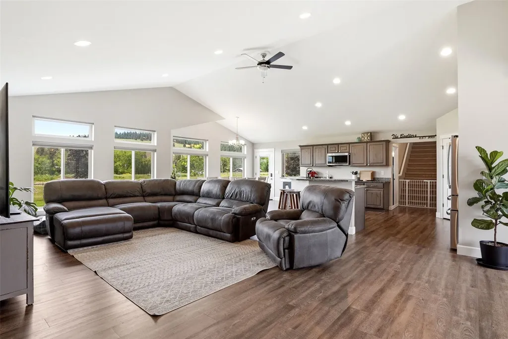 15382 Tollefson Way Frenchtown MT 59834