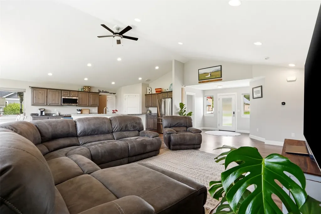 15382 Tollefson Way Frenchtown MT 59834