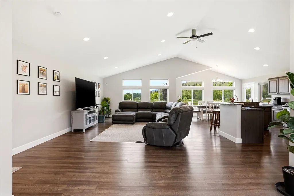 15382 Tollefson Way Frenchtown MT 59834