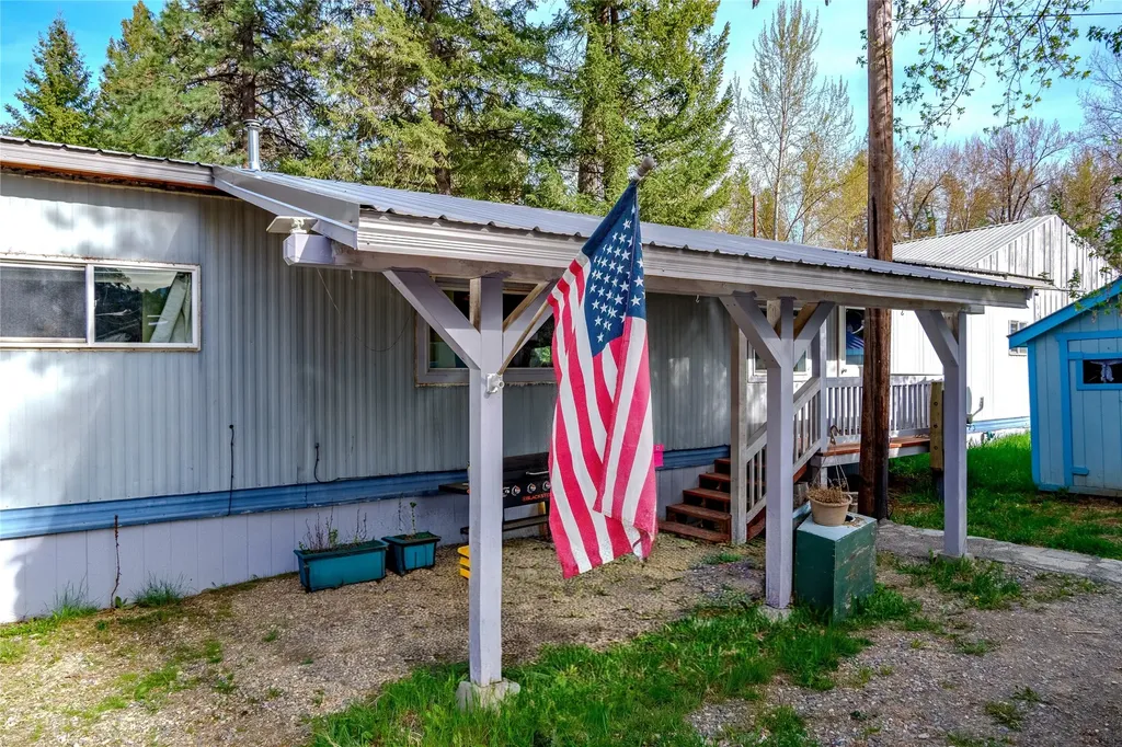 97 Evans Road Libby MT 59923