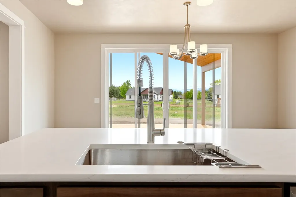 211 Blood Lane Hamilton MT 59840