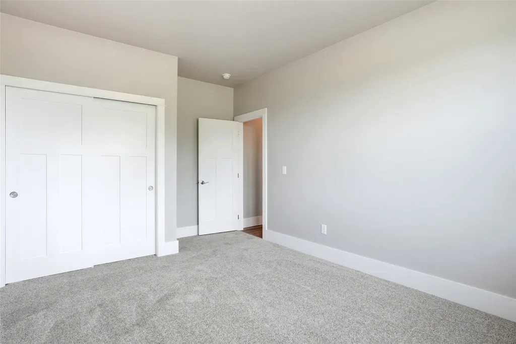 211 Blood Lane Hamilton MT 59840