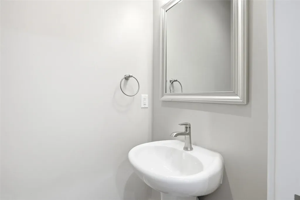 211 Blood Lane Hamilton MT 59840