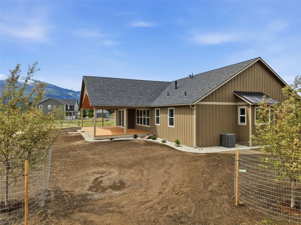211 Blood Lane Hamilton MT 59840