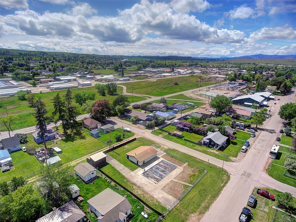 602 6th Avenue E Polson MT 59860
