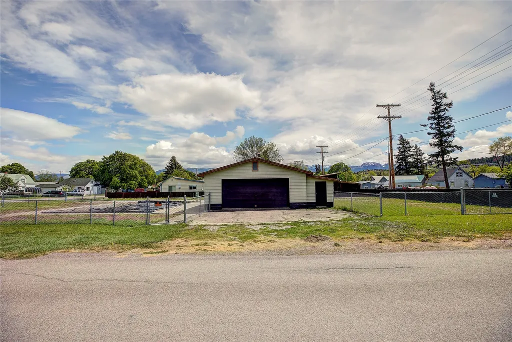 602 6th Avenue E Polson MT 59860