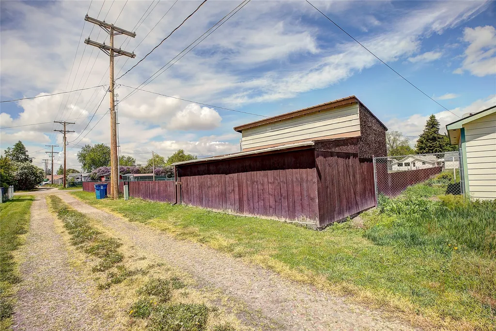 602 6th Avenue E Polson MT 59860