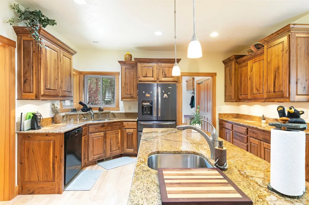 123 Mountain Goat Road Hamilton MT 59840