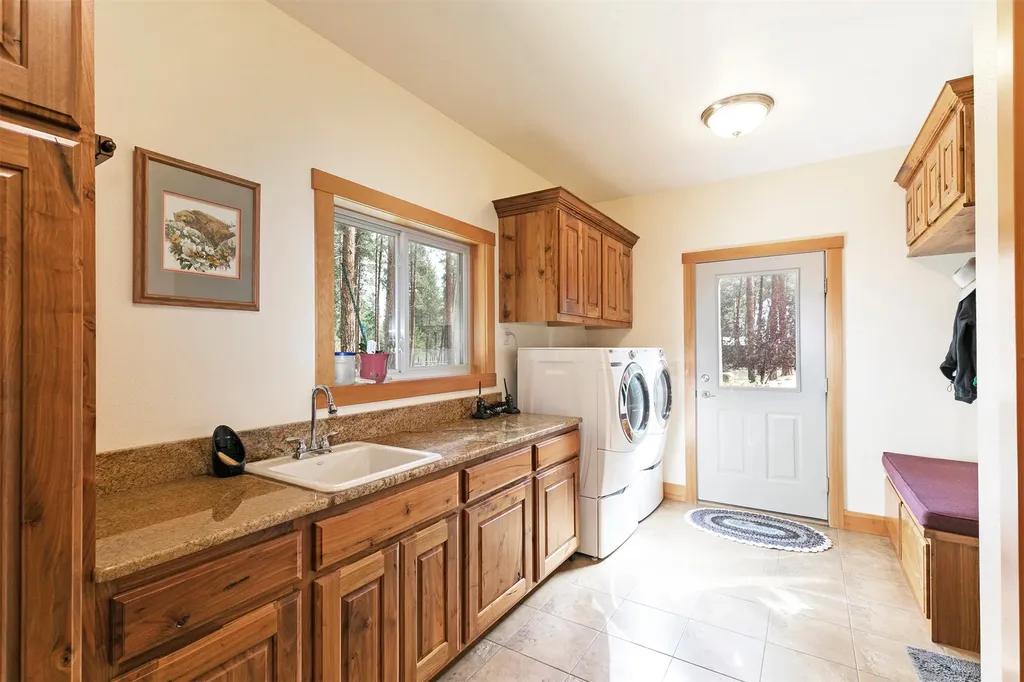 123 Mountain Goat Road Hamilton MT 59840