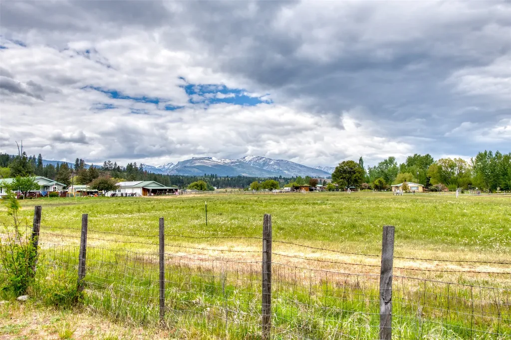 61 Walkers Trail Darby MT 59829