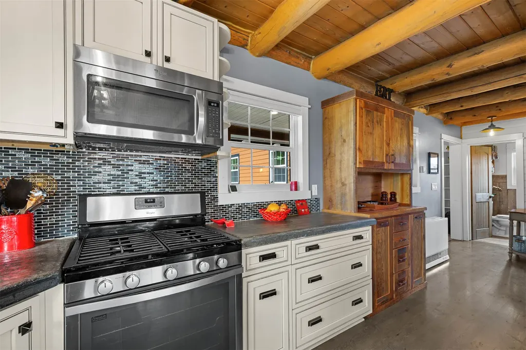 185 Peak Road Bozeman MT 59715