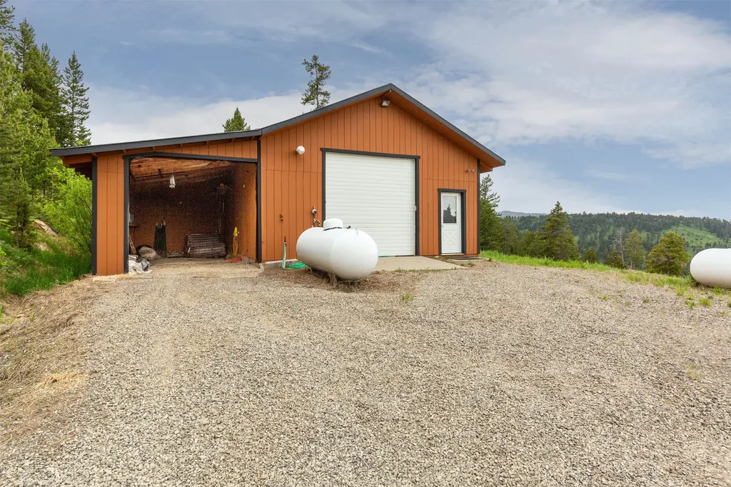 185 Peak Road Bozeman MT 59715