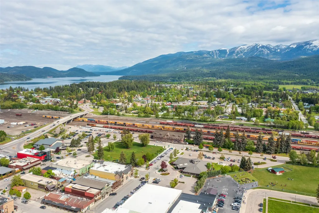 12 Spokane Avenue Whitefish MT 59937