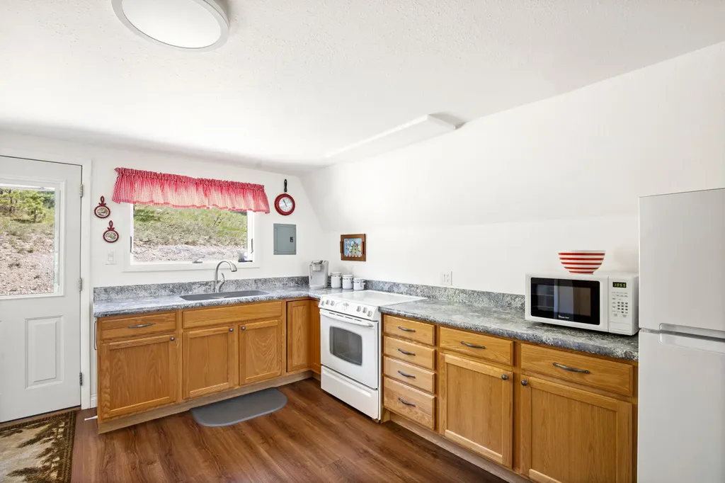 3567 Limestone Canyon Road Raynesford MT 59469