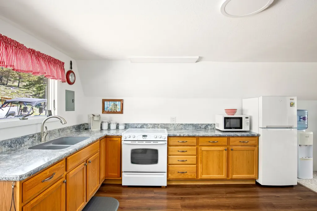 3567 Limestone Canyon Road Raynesford MT 59469