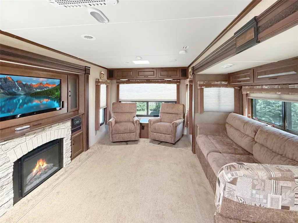 10 W Bailey Street Lima MT 59739