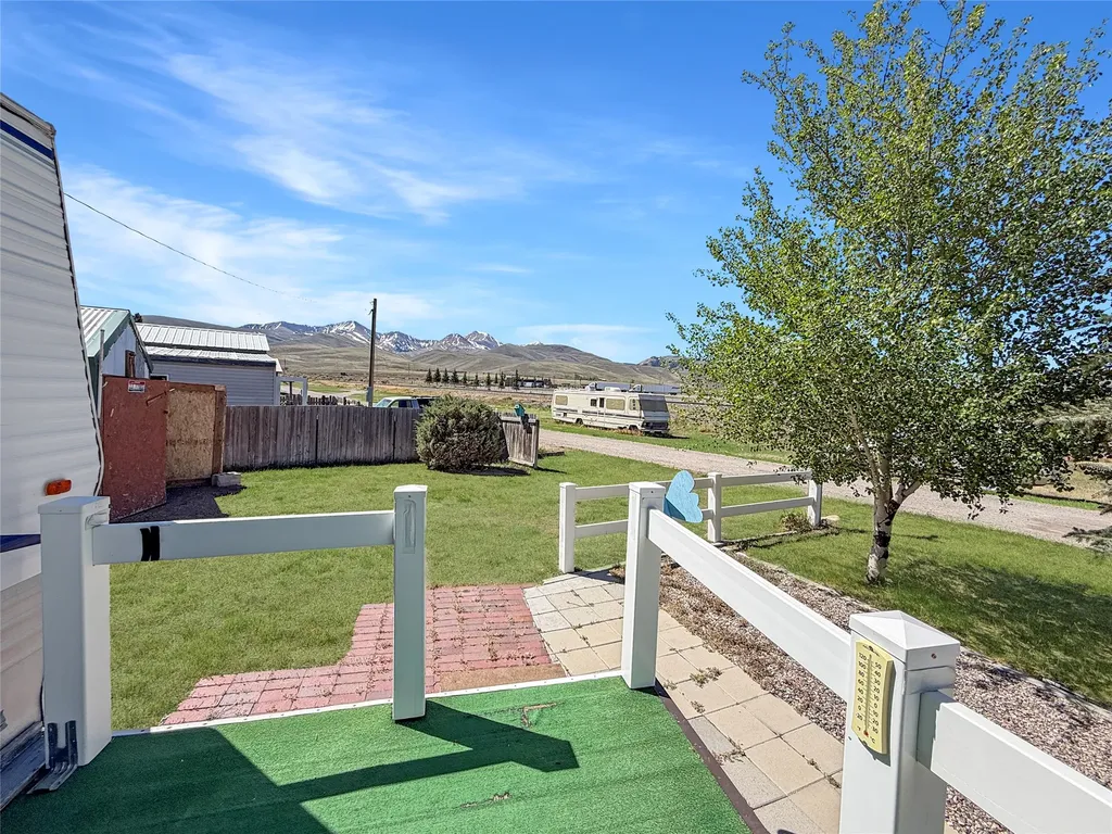10 W Bailey Street Lima MT 59739