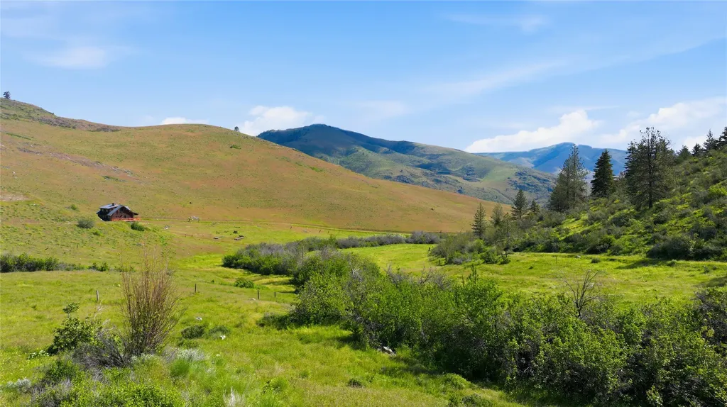 54 W Magpie Creek Road Dixon MT 59831