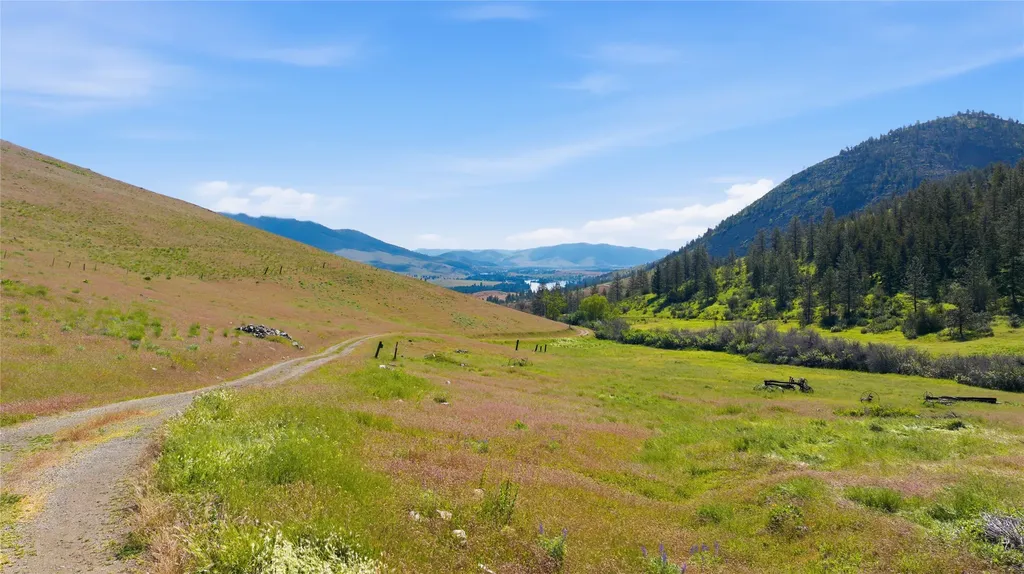 54 W Magpie Creek Road Dixon MT 59831