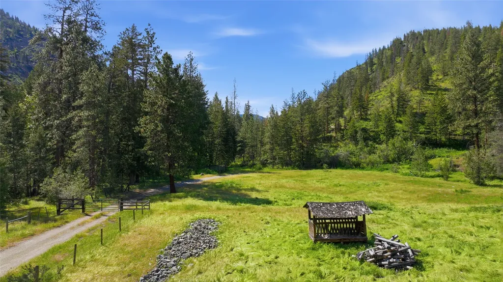 54 W Magpie Creek Road Dixon MT 59831