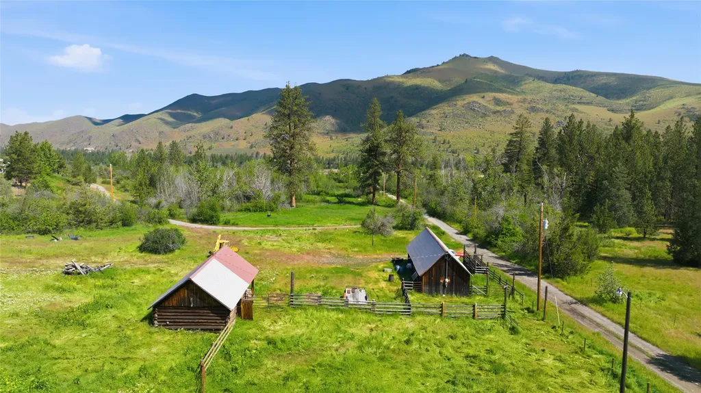 54 W Magpie Creek Road Dixon MT 59831